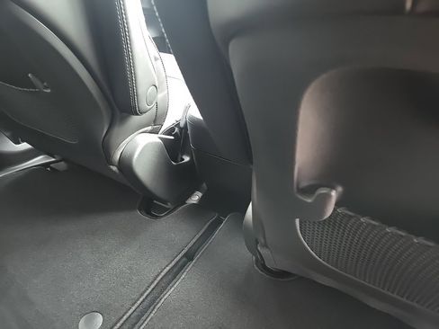 New 2026 Chrysler Pacifica Select image 81