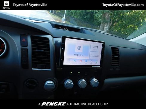 Used 2012 Toyota Tundra 4x4 CrewMax w/ SR5 Pkg image 9