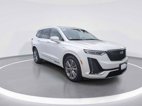Used 2024 Cadillac XT6 Premium Luxury w/ Platinum Package AWD/4WD image 2