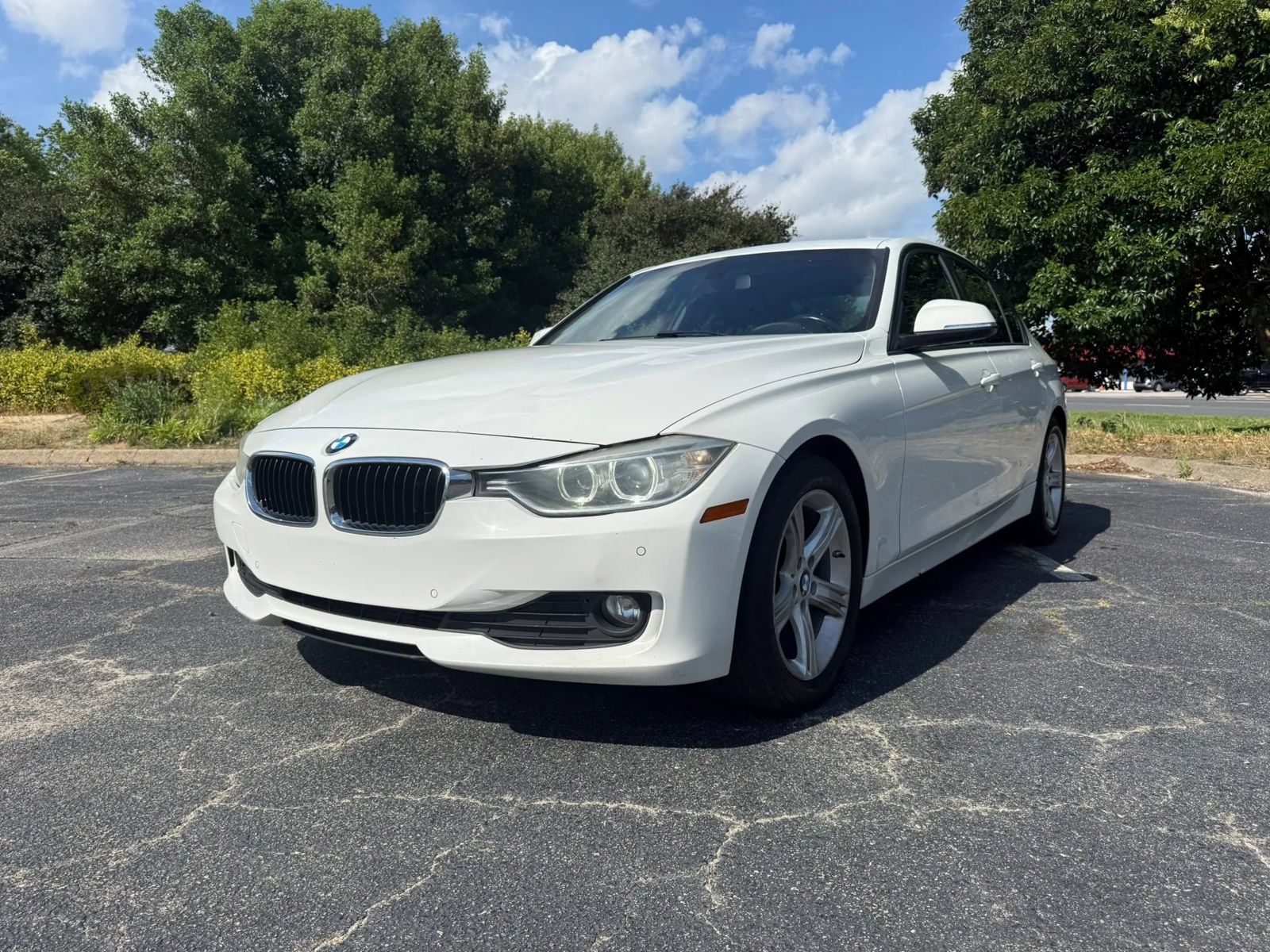 Used 2015 BMW 320i Sedan RWD image 1