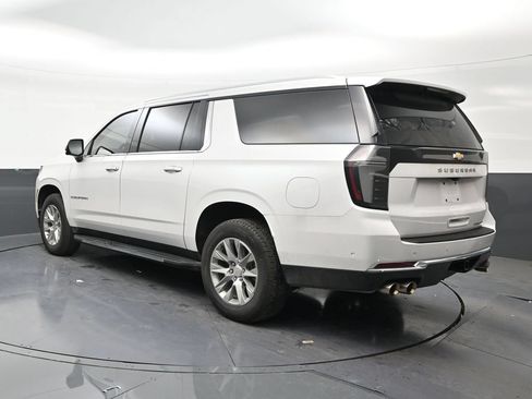 Used 2025 Chevrolet Suburban Premier RWD image 3