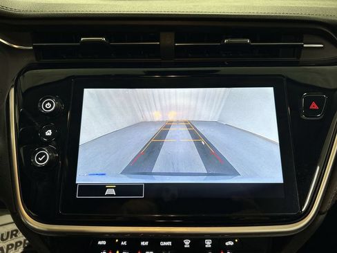 Used 2022 Chevrolet Bolt EUV LT w/ Convenience Package FWD image 15