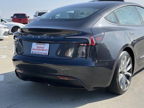 Used 2025 Tesla Model 3 Long Range RWD image 4