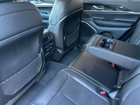 New 2023 Jeep Grand Cherokee Trailhawk image 11