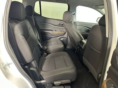 Used 2023 GMC Acadia SLE w/ Driver Convenience Package FWD image 27