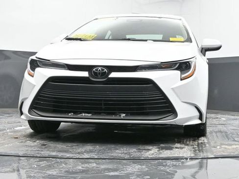 Used 2025 Toyota Corolla LE image 42