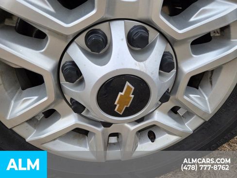 Used 2025 Chevrolet Silverado 2500 LT w/ Convenience Package image 22