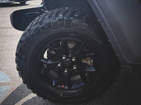 Used 2022 Jeep Wrangler Sport AWD/4WD image 4