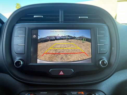 Used 2025 Kia Soul LX w/ LX Technology Package image 23