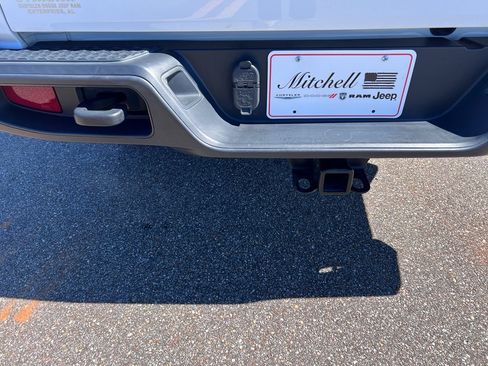 Certified 2021 Jeep Gladiator Overland w/ Popular Equipment Package image 8