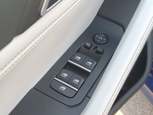 Certified 2023 BMW X6 xDrive40i w/ M Sport Package image 6