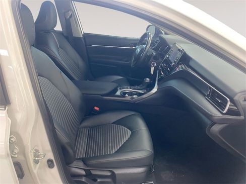 Used 2024 Toyota Camry SE image 15