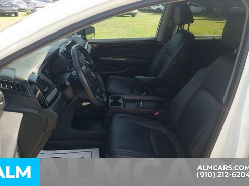 Used 2024 Honda Odyssey Touring image 7