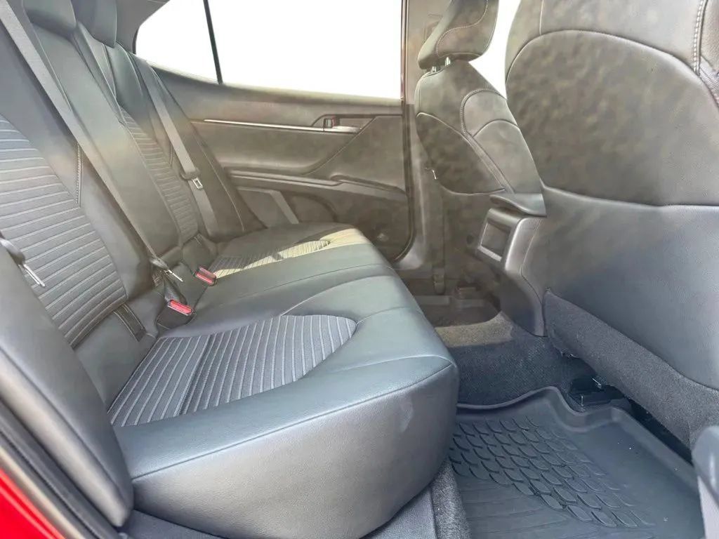 Used 2023 Toyota Camry SE w/ Convenience Package FWD image 17