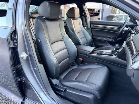Used 2018 Honda Accord Sport image 17