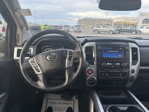 Used 2017 Nissan Titan SV image 13