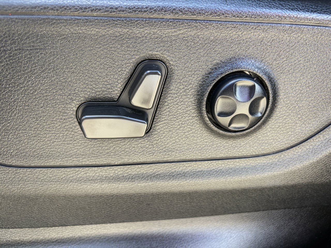 Used 2021 RAM 1500 2WD Crew Cab image 27