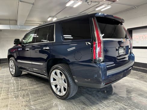 Used 2020 Cadillac Escalade Premium Luxury image 9