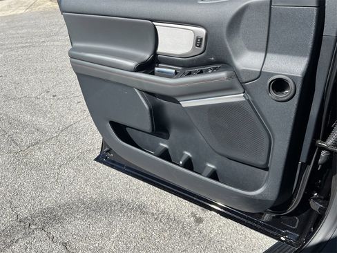 New 2025 Ford Expedition Active image 15