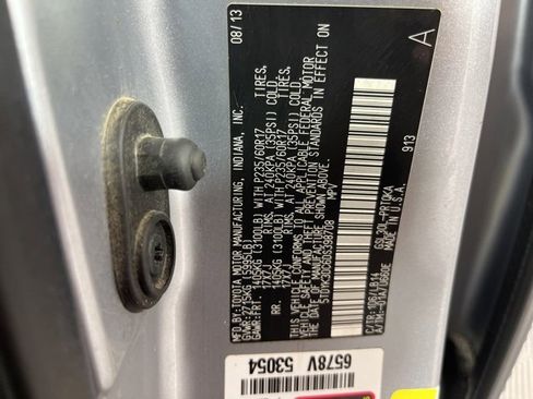 Used 2013 Toyota Sienna XLE image 37