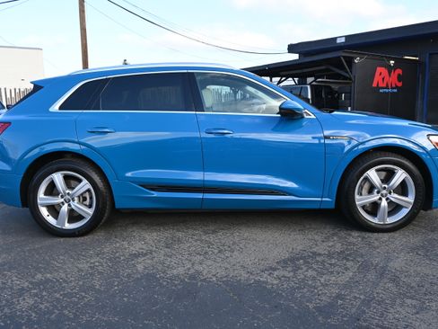 Used 2019 Audi e-tron Premium Plus image 3