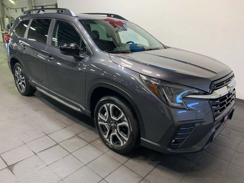 Used 2025 Subaru Ascent Limited image 2