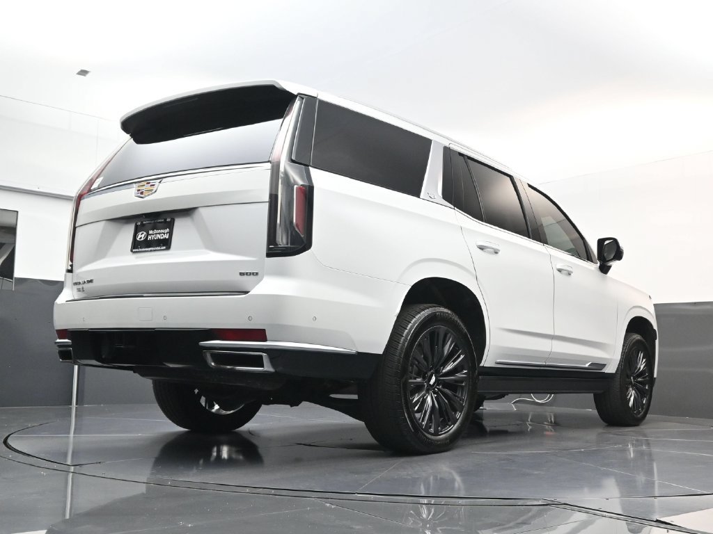 Used 2024 Cadillac Escalade Premium Luxury w/ Performance Package AWD/4WD image 28