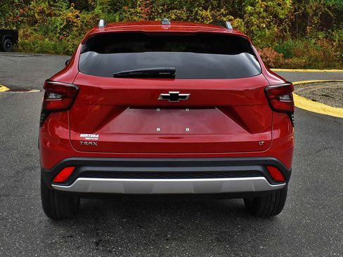 New 2026 Chevrolet Trax LT w/ Driver Confidence Package image 7