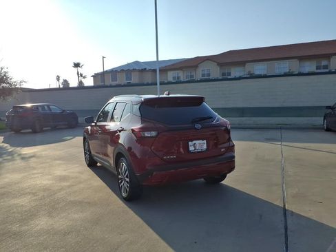 Used 2023 Nissan Kicks SR FWD image 3