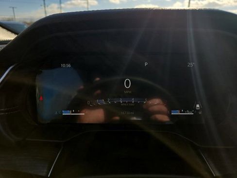 Used 2025 Jeep Grand Cherokee L Limited image 32