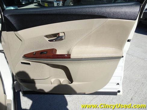 Used 2009 Toyota Venza AWD image 32