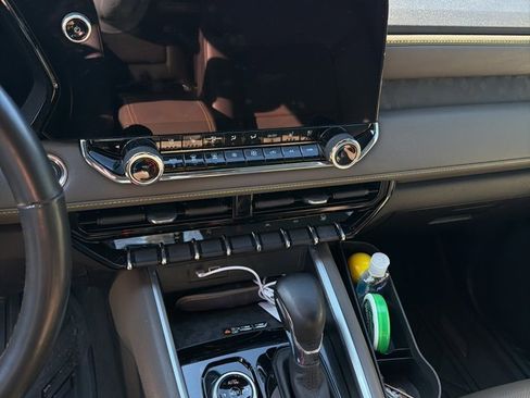 Used 2023 Chevrolet Colorado ZR2 w/ ZR2 Convenience Package III image 7