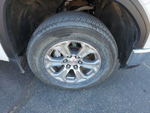 Used 2025 GMC Sierra 1500 SLT image 10