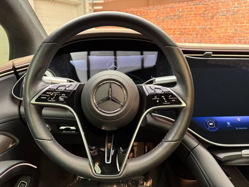 Certified 2023 Mercedes-Benz EQS 580 4MATIC Sedan image 15