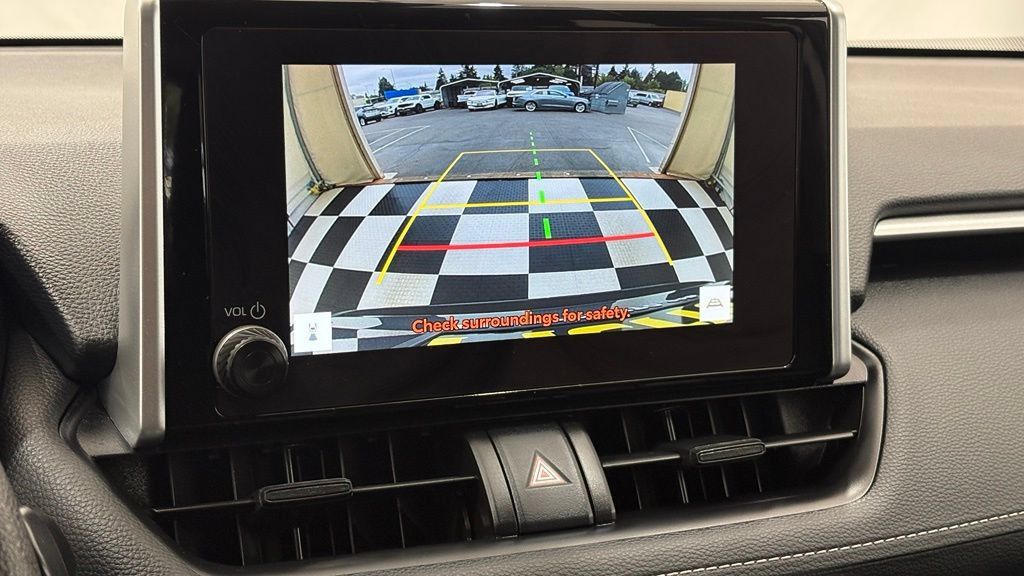 Used 2024 Toyota RAV4 XLE FWD image 35