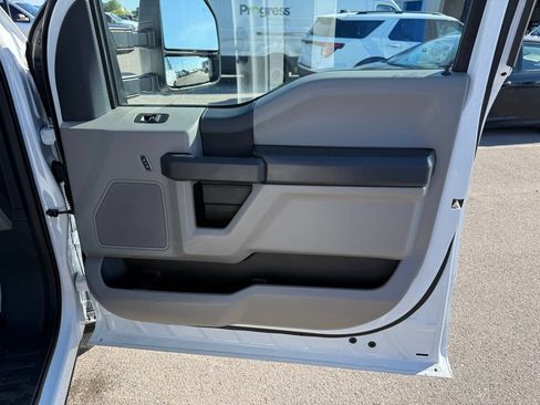 Used 2022 Ford F350 XL w/ Power Equipment Group RWD image 8