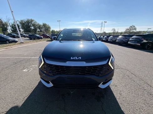 Used 2024 Kia Sportage EX AWD/4WD image 5