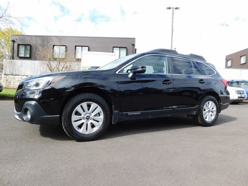 Used 2018 Subaru Outback 2.5i Premium AWD/4WD image 4