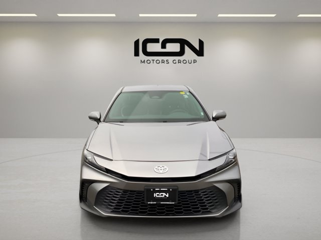 Used 2025 Toyota Camry SE FWD image 6