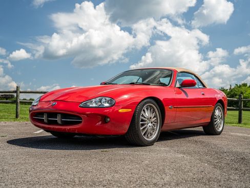 Used 1999 Jaguar XK8 Convertible RWD image 6