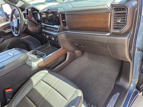 Certified 2024 Chevrolet Silverado 2500 High Country w/ High Country Premium Package AWD/4WD image 16