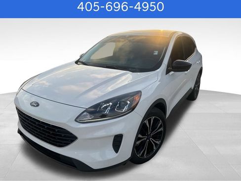 Used 2022 Ford Escape SE w/ SE Sport Appearance Package image 1