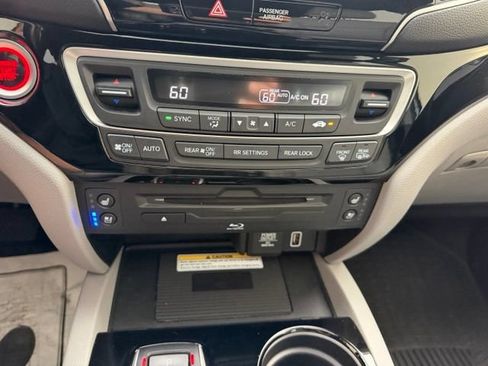 Used 2019 Honda Pilot Elite image 19