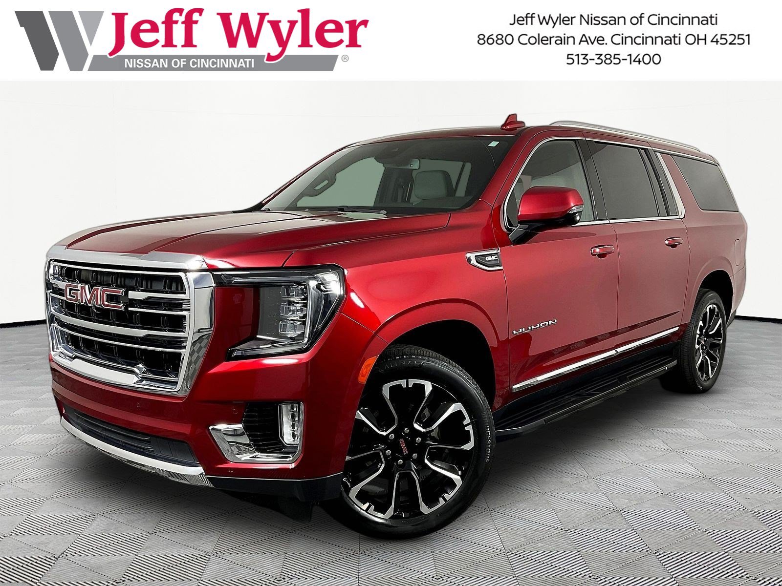 Used 2023 GMC Yukon XL SLT w/ SLT Premium Package AWD/4WD image 1