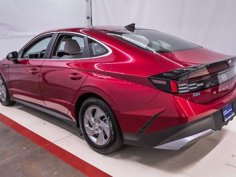 Used 2025 Hyundai Sonata SE image 8