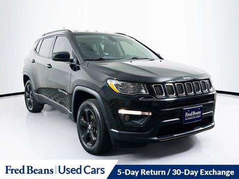 Used 2018 Jeep Compass Latitude w/ Popular Equipment Group AWD/4WD image 1