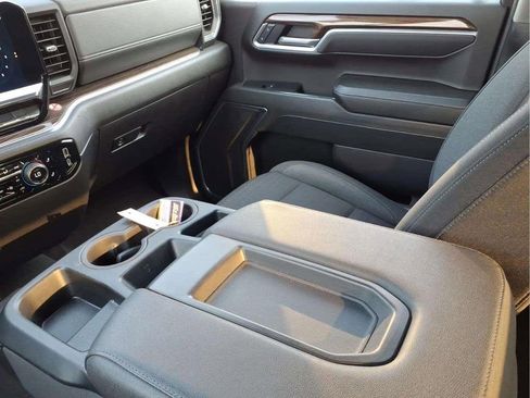 Used 2025 Chevrolet Silverado 1500 LT RWD image 12