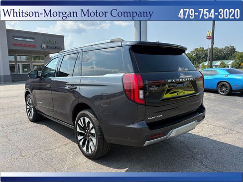 Used 2025 Ford Expedition Platinum w/ Driver's Package AWD/4WD image 8