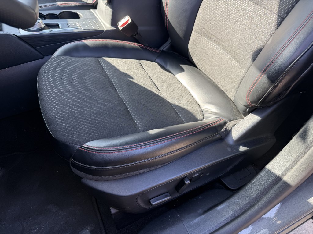 Used 2025 Ford Escape ST-Line Select AWD/4WD image 21