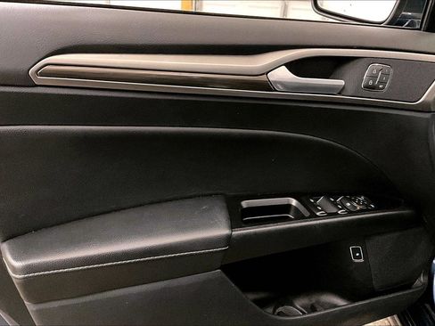 Used 2019 Ford Fusion SEL image 22